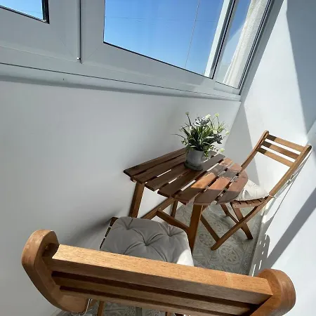 Apartment 2br Escape Warna